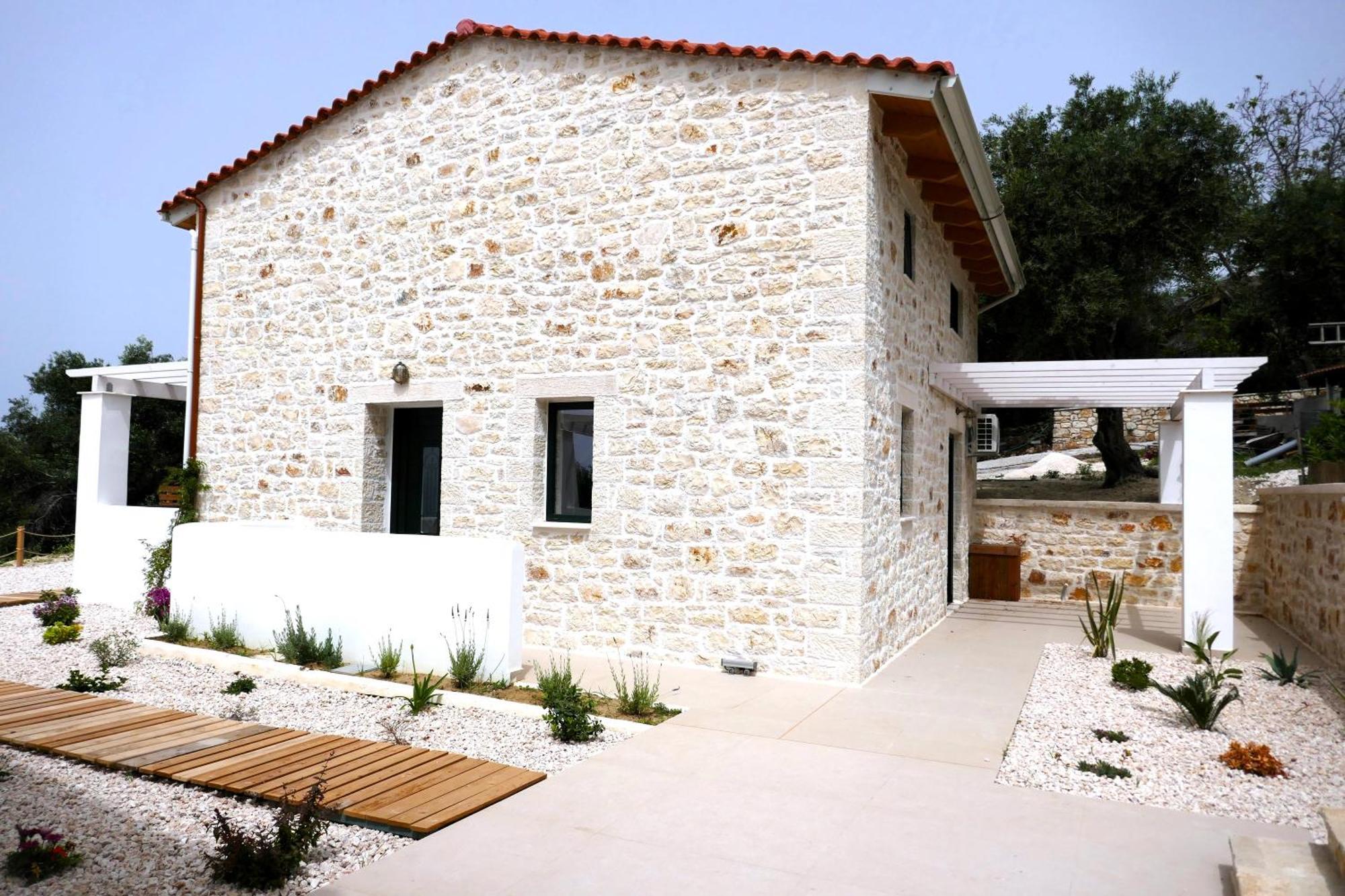 Elaia's Homes Parga