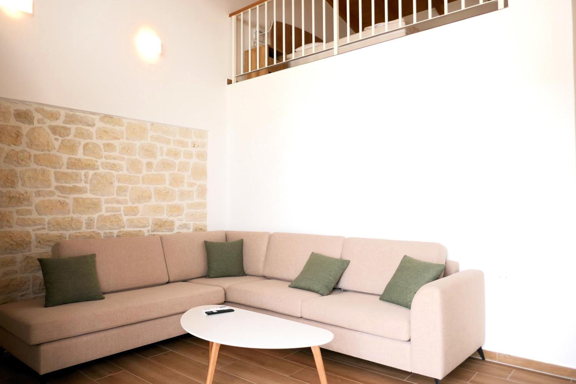 Holiday home Elaia's Homes