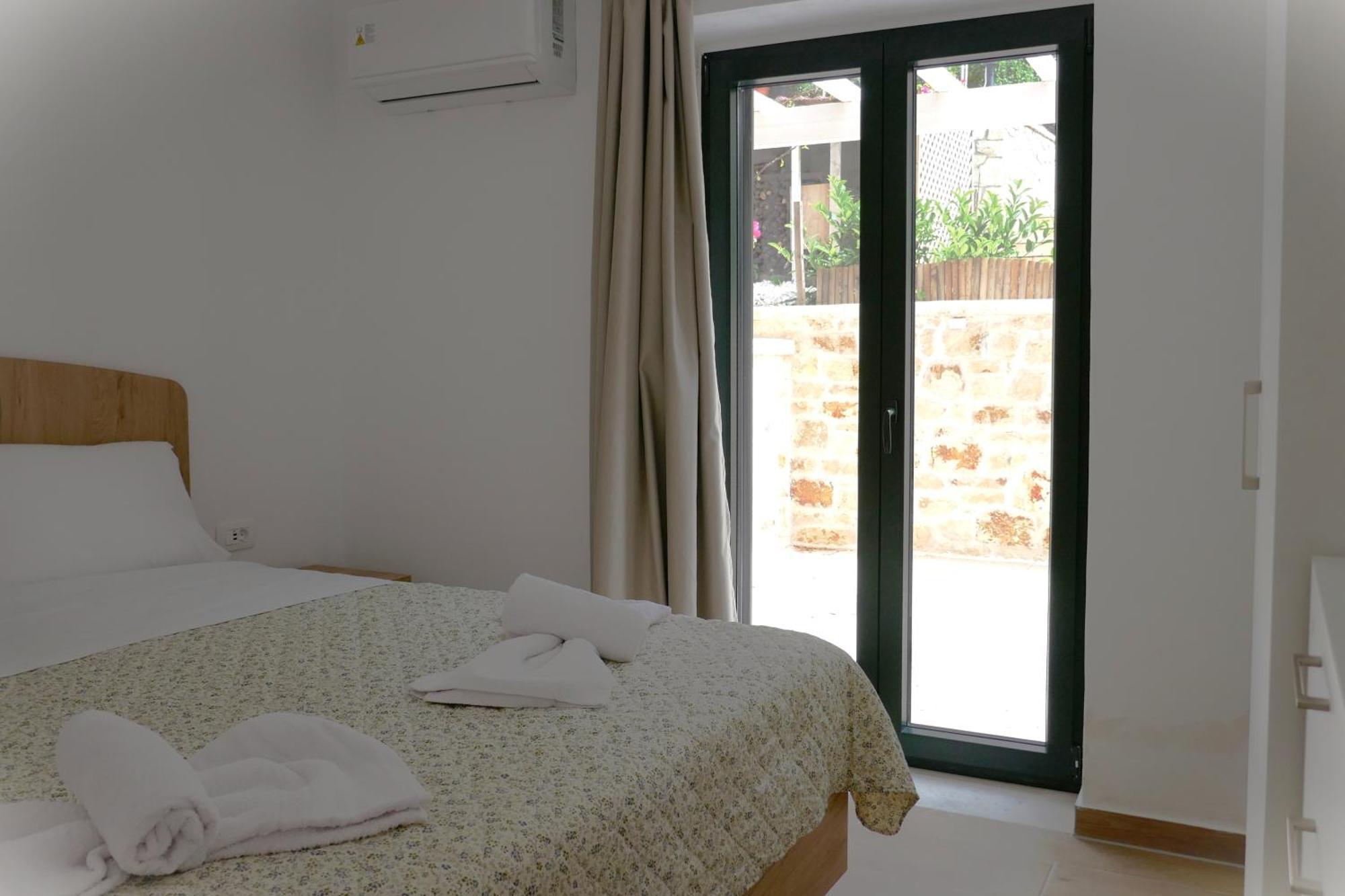 Holiday home Elaia's Homes